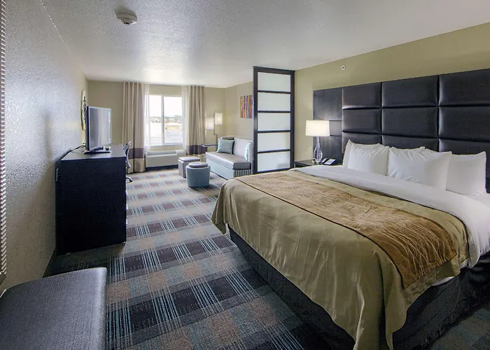 Comfort & Worth West I-30 Nas Jrb 4*