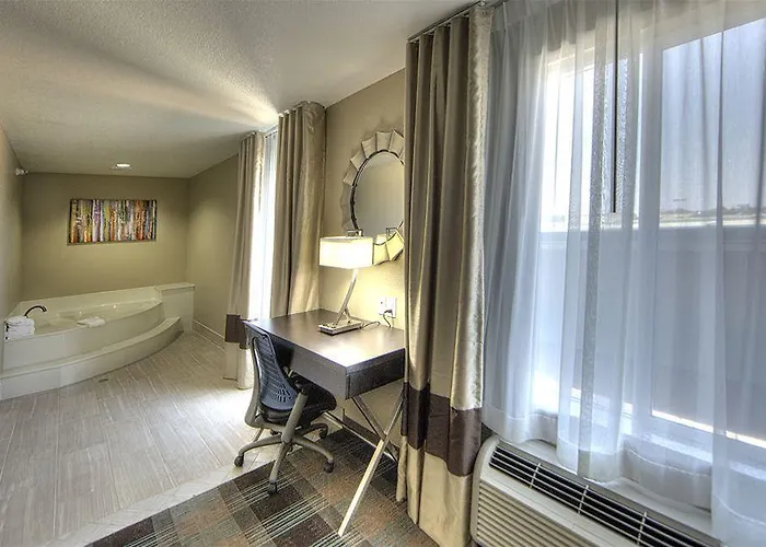 Comfort & Worth West I-30 Nas Jrb 4*